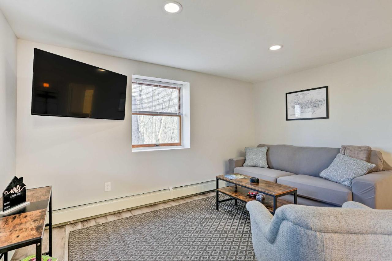 Charming Beacon Apt With Fire Pit Near Hiking! מראה חיצוני תמונה