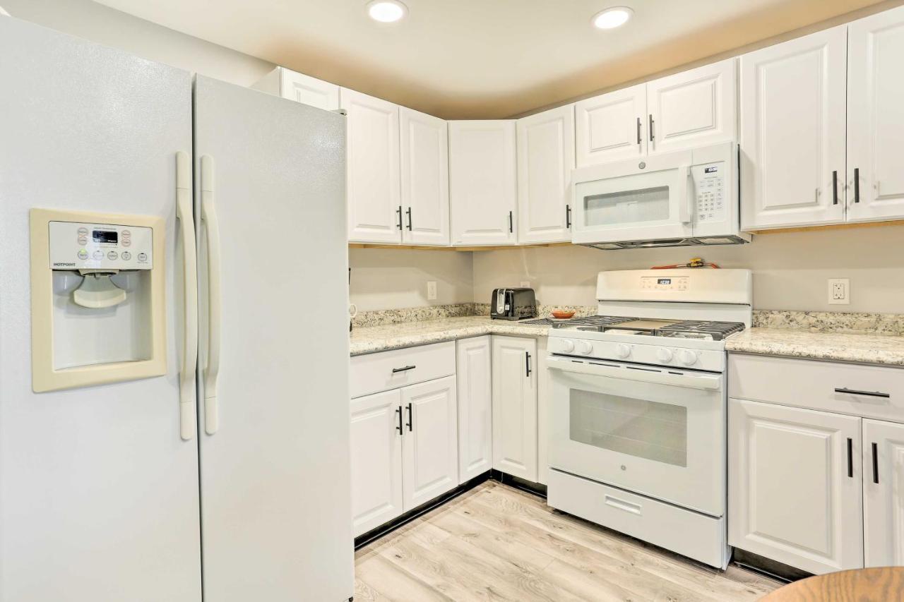 Charming Beacon Apt With Fire Pit Near Hiking! מראה חיצוני תמונה