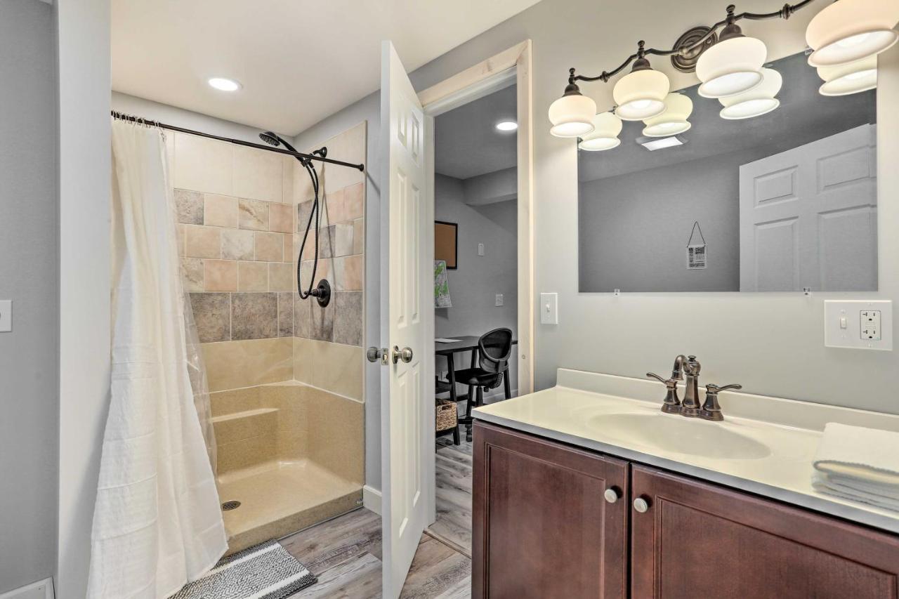 Charming Beacon Apt With Fire Pit Near Hiking! מראה חיצוני תמונה