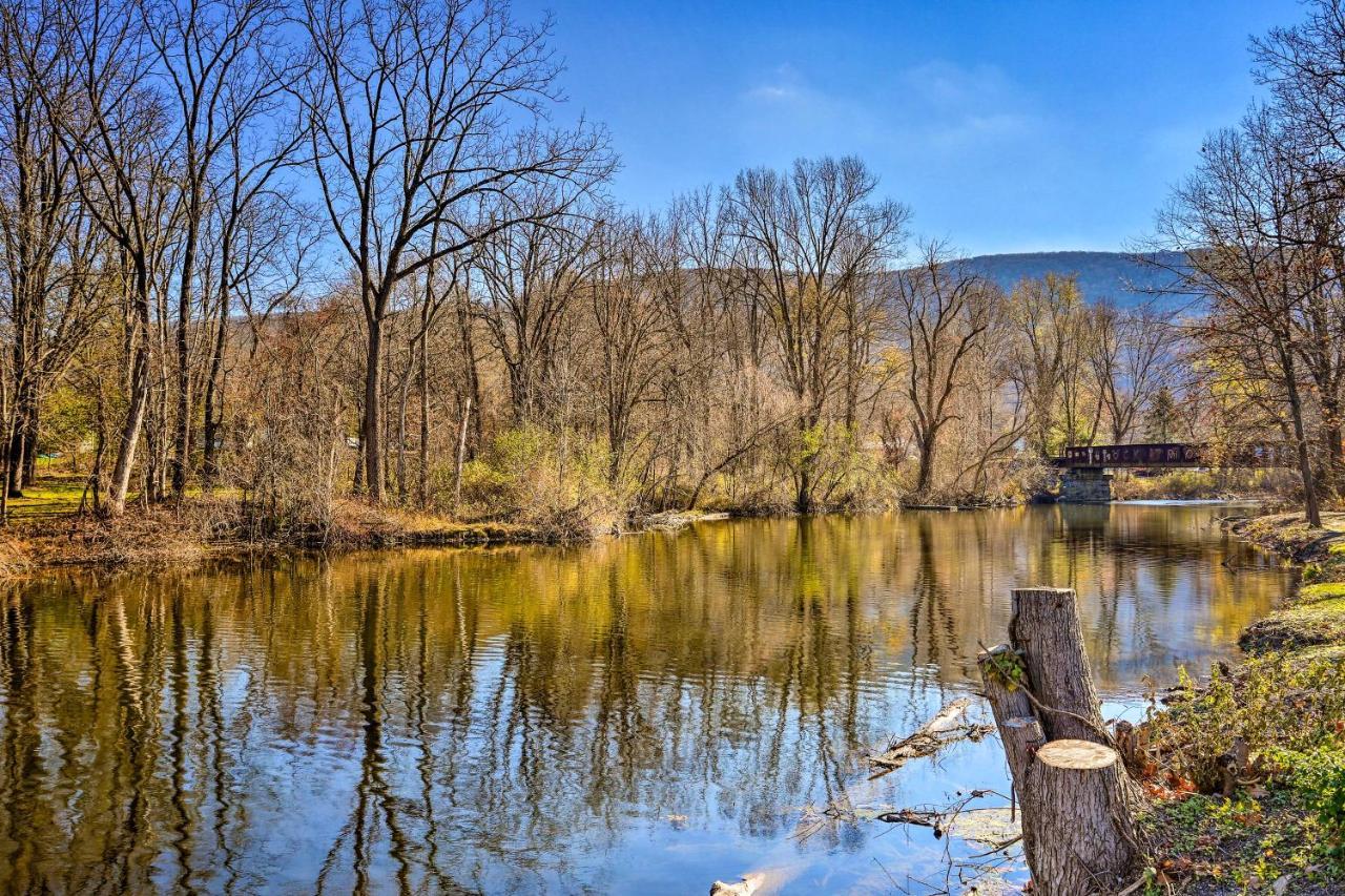 Charming Beacon Apt With Fire Pit Near Hiking! מראה חיצוני תמונה