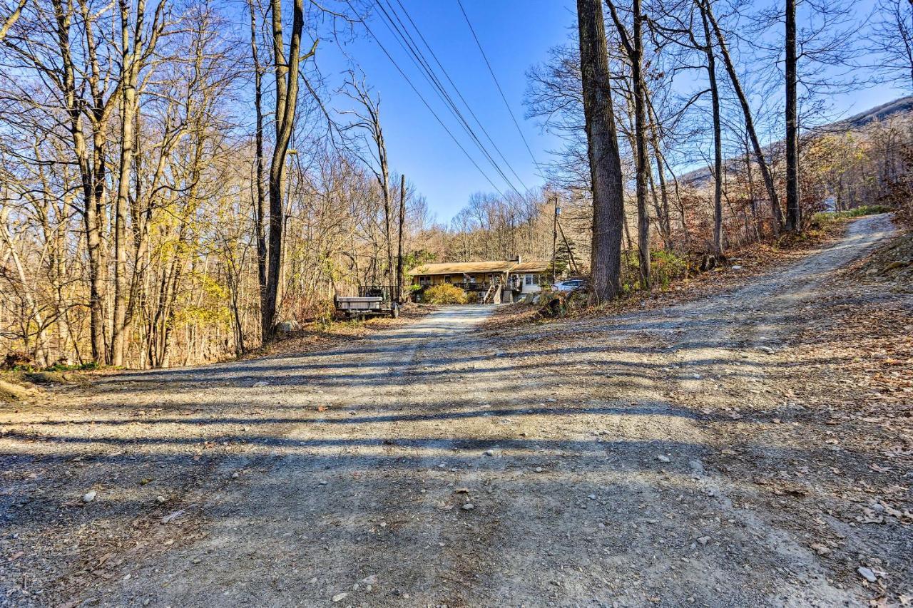 Charming Beacon Apt With Fire Pit Near Hiking! מראה חיצוני תמונה